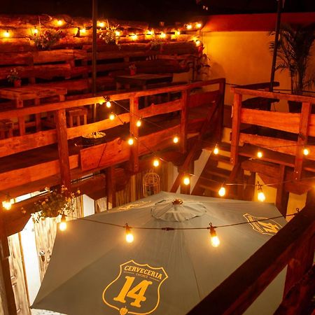 Kamazoztz Hostel And Travel Антигуа-Гватемала Экстерьер фото