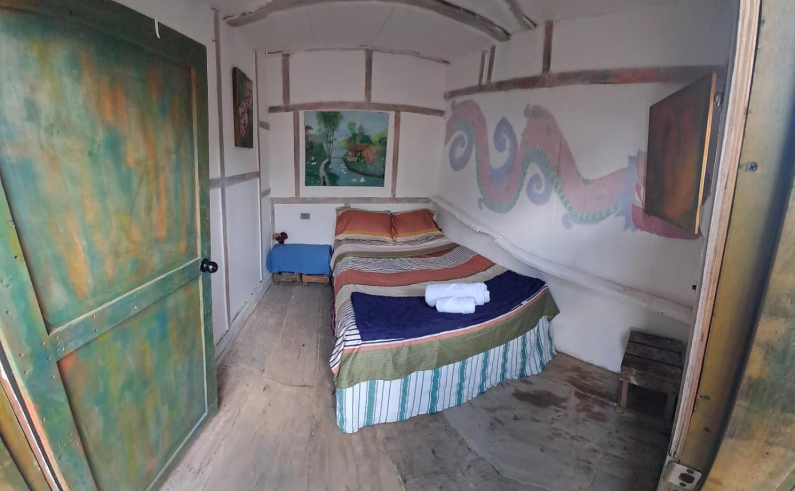 Kamazoztz Hostel And Travel Антигуа-Гватемала Экстерьер фото